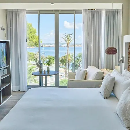 Me Ibiza - The Leading Of The World 5* Santa Eulària des Riu