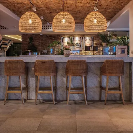 Me Ibiza - The Leading Of The World 5* סנטה אאולריה דס ריו